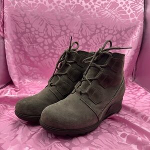 Sorel Brown Ankle Boots with Suede Texture and Wedge Heel